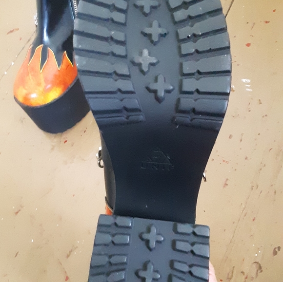 Fire walk with me! UNIF platforms size 8 - Picture 8 of 9